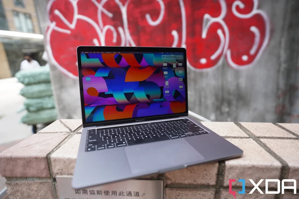 Apple MacBook Air 13 (2022) Review 